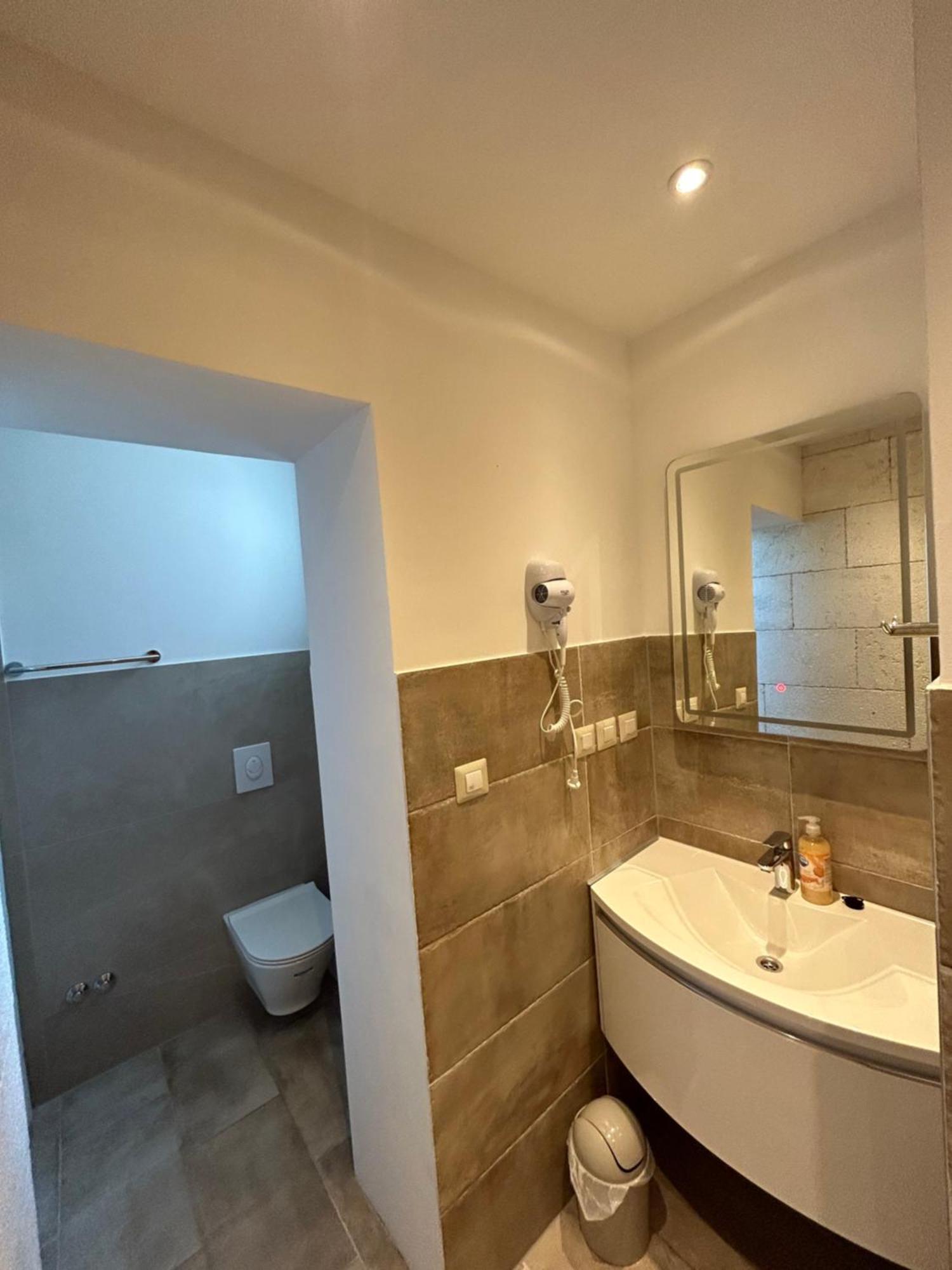 Esperansa Apartment